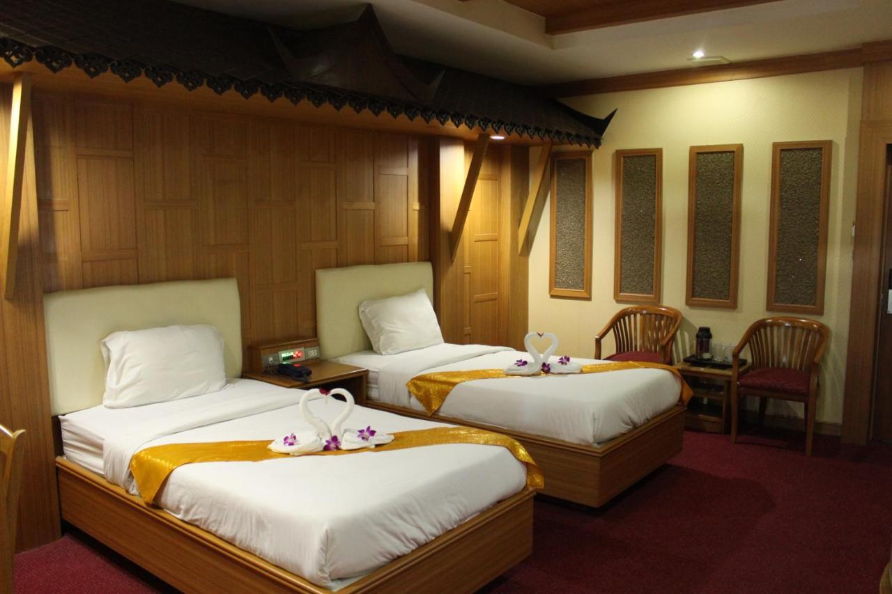 The Rich Hotel Нонтабури Екстериор снимка