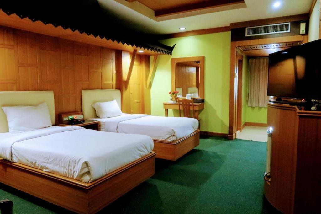 The Rich Hotel Нонтабури Екстериор снимка