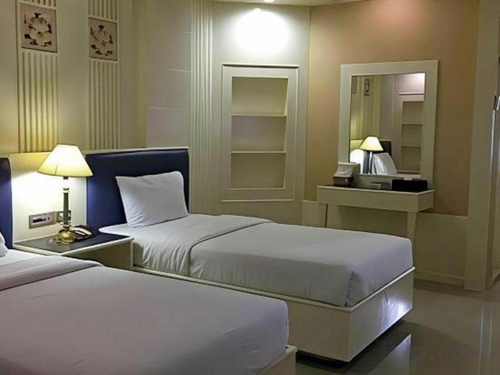 The Rich Hotel Нонтабури Екстериор снимка