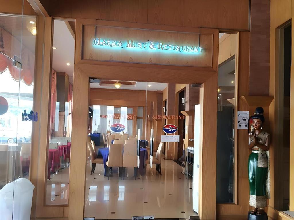 The Rich Hotel Нонтабури Екстериор снимка