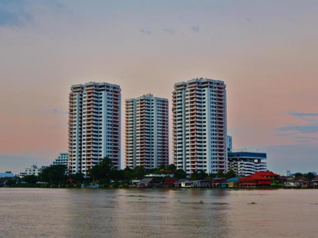 The Rich Hotel Нонтабури Екстериор снимка