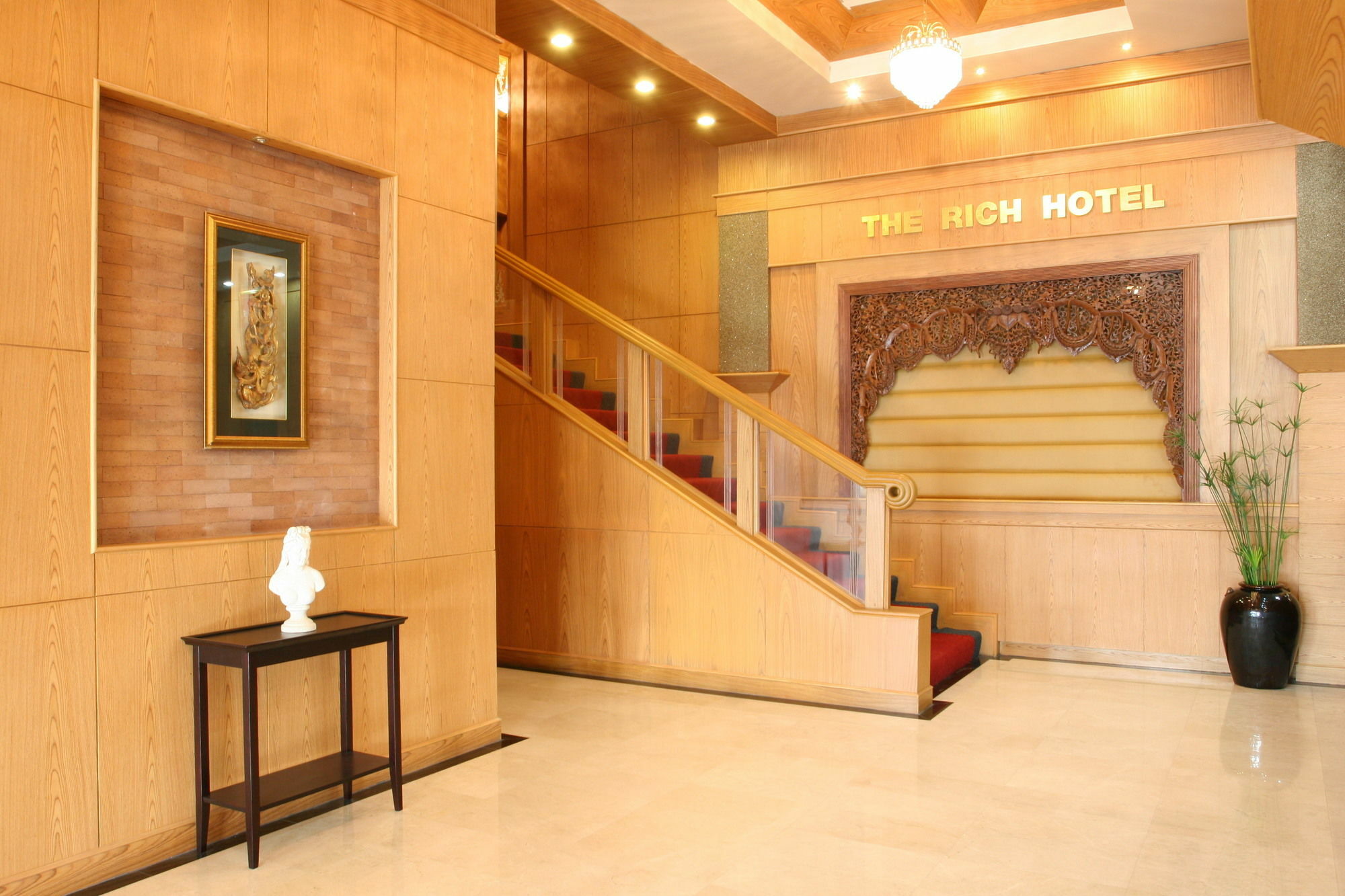 The Rich Hotel Нонтабури Екстериор снимка